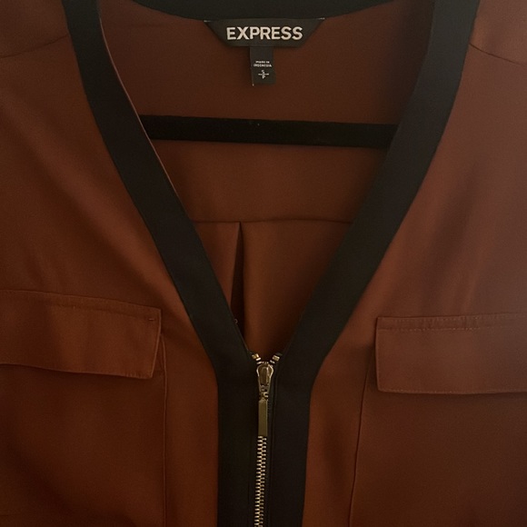 Express Blouse - Picture 2 of 3